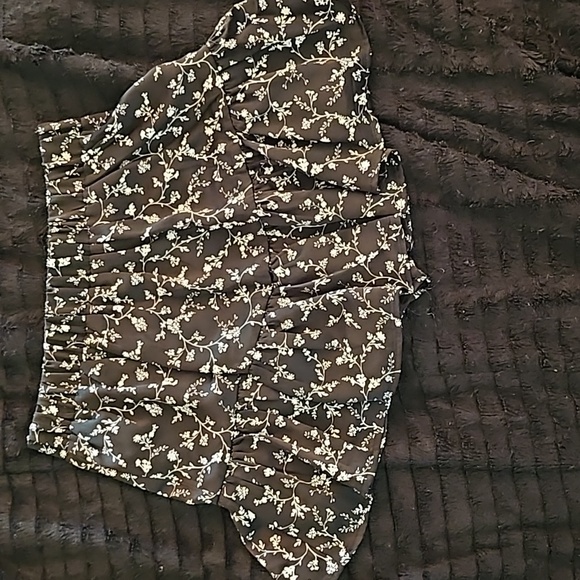 F21 SM Black and White Floral Ruffle Skort - Picture 7 of 7